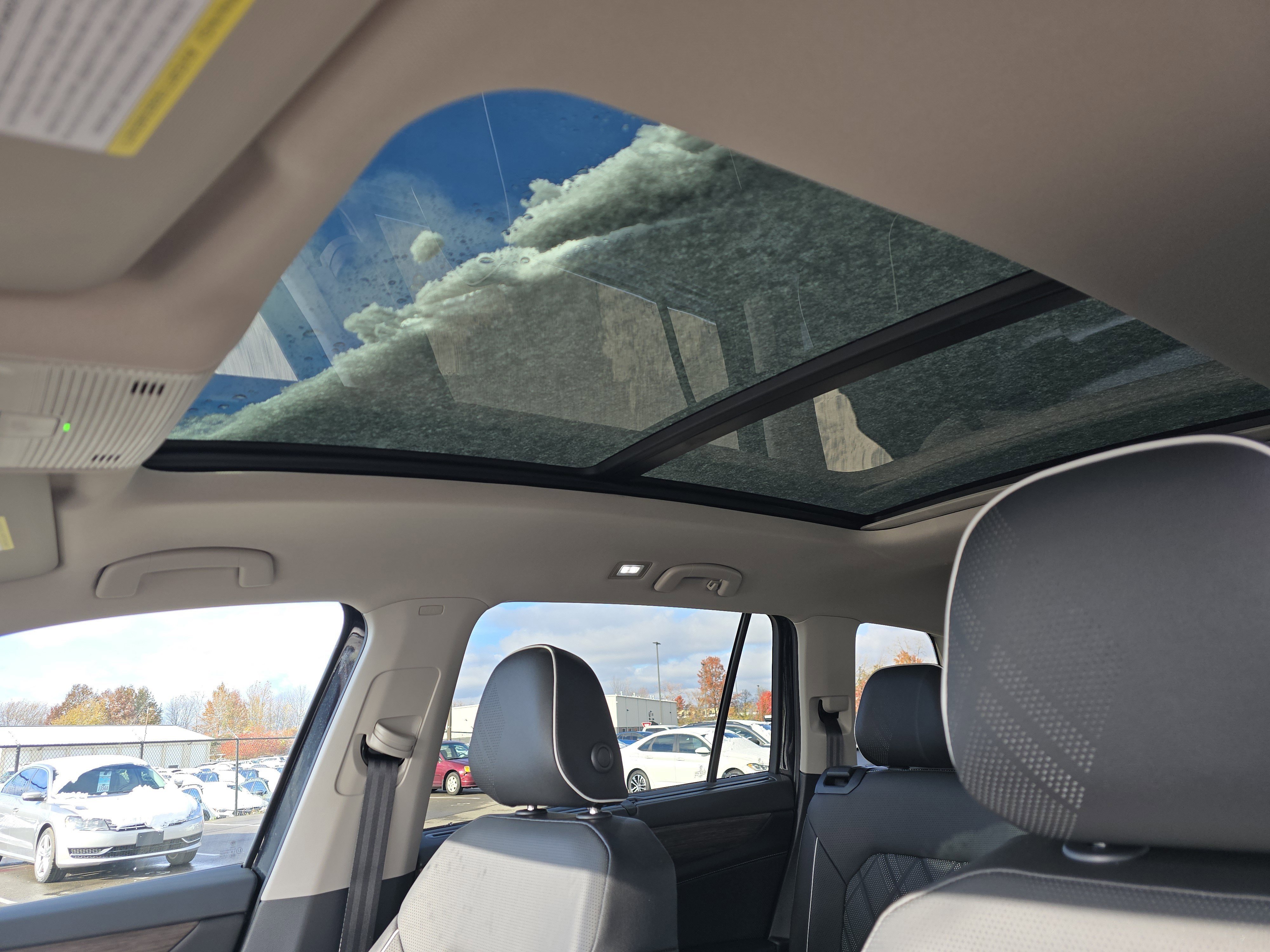 New 2026 Volkswagen Atlas SEL Premium R-Line image 9