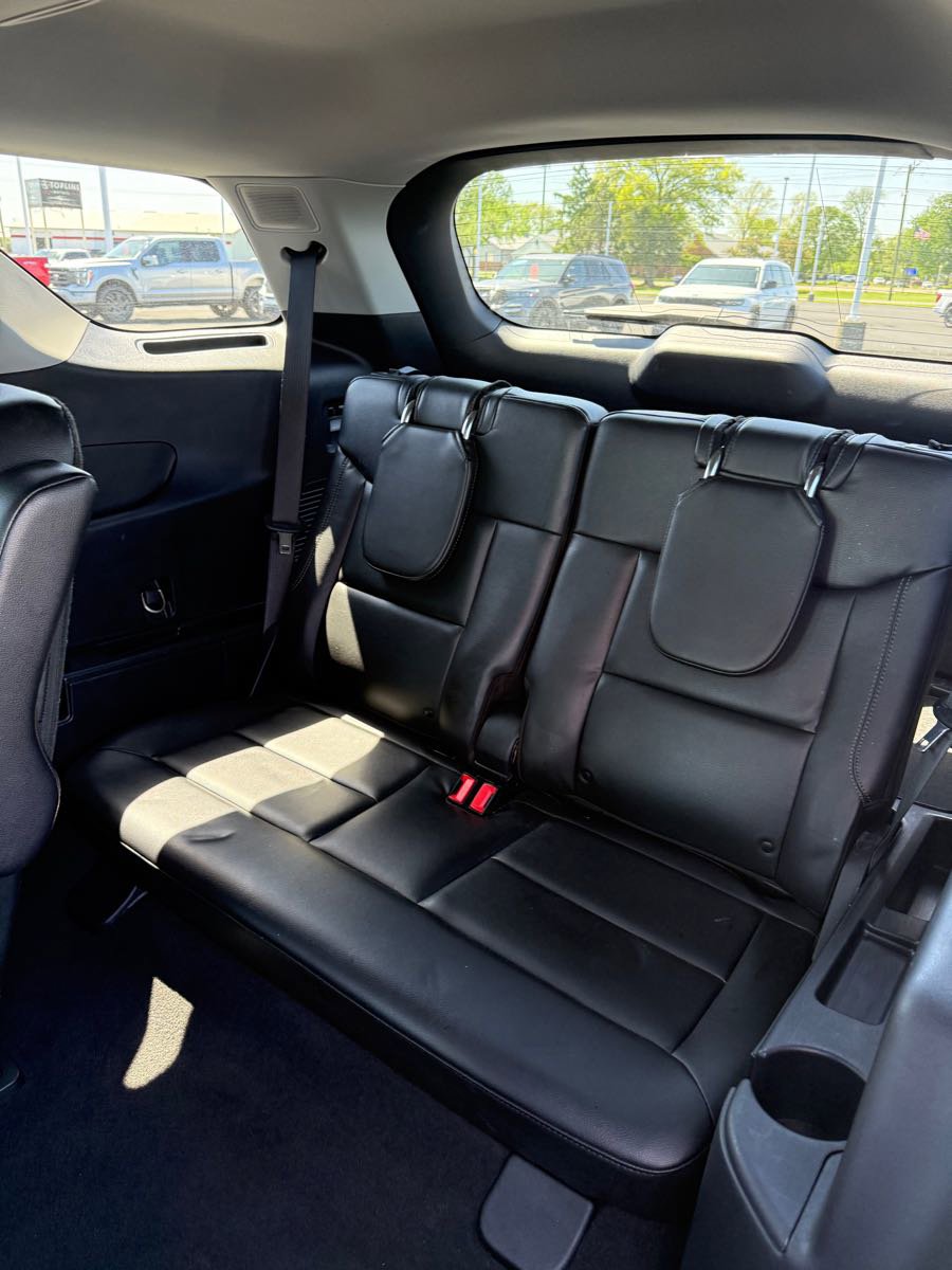 Used 2022 Ford Explorer Limited w/ Equipment Group 301A AWD/4WD image 12