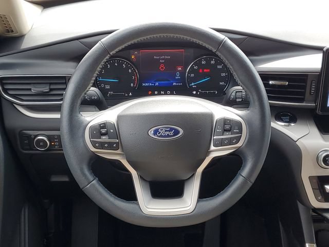Used 2023 Ford Explorer XLT w/ Equipment Group 202A AWD/4WD image 34