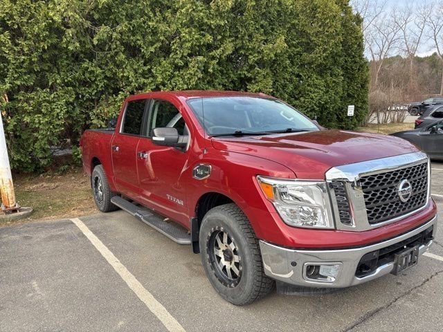 Used 2017 Nissan Titan SV image 2