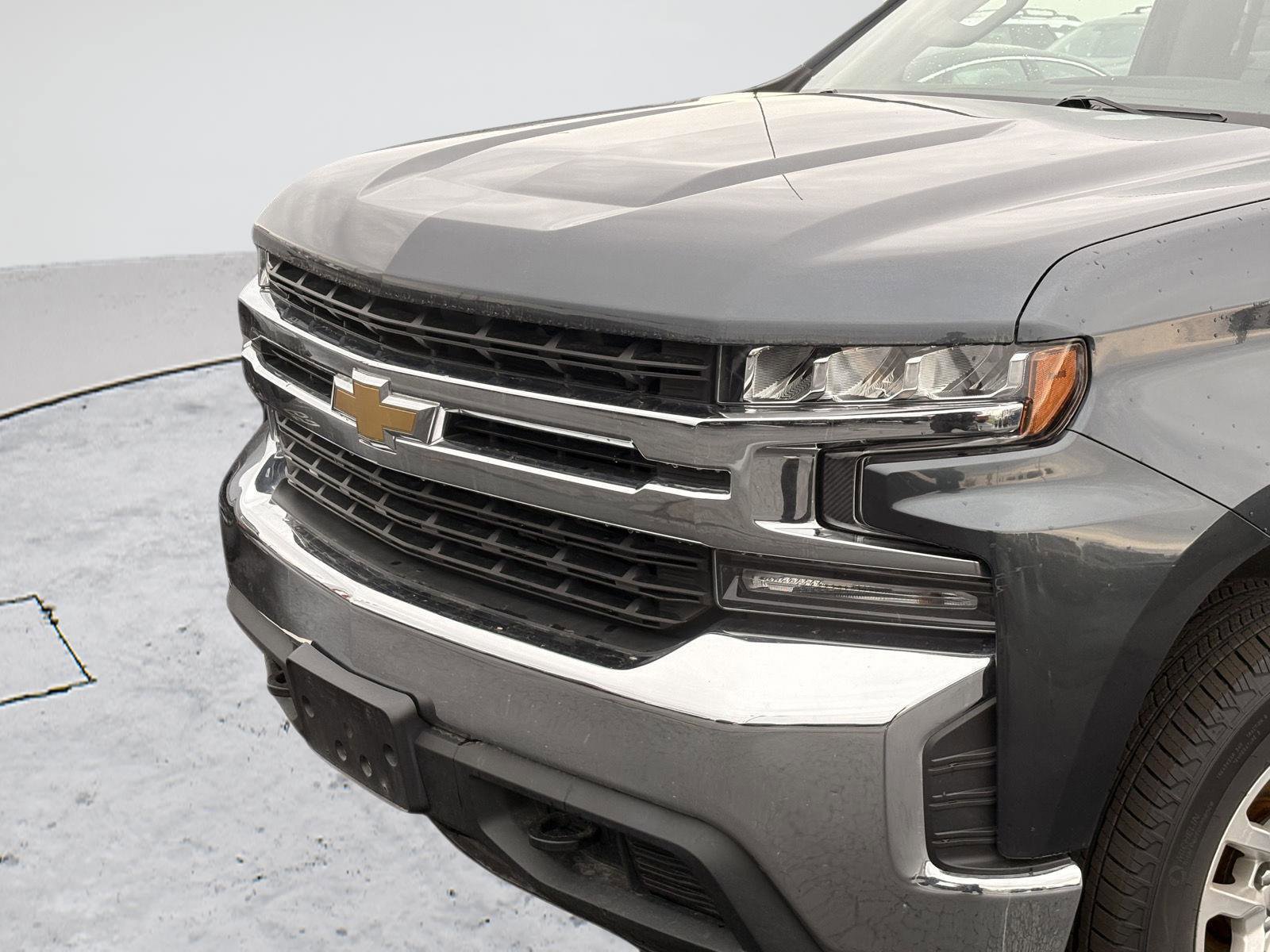 Used 2022 Chevrolet Silverado 1500 LT image 2