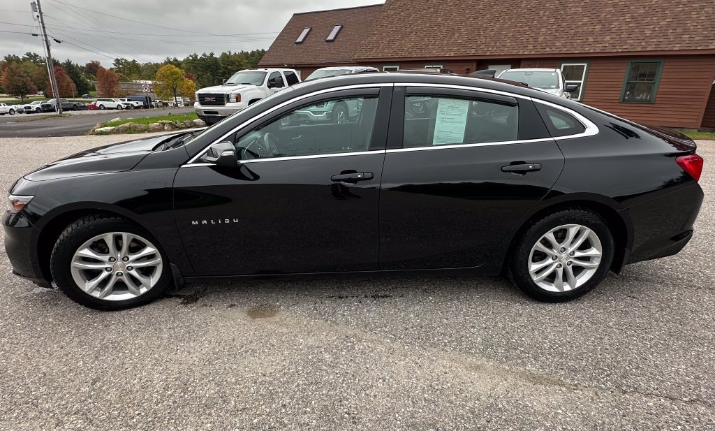 Used 2017 Chevrolet Malibu LT FWD image 2