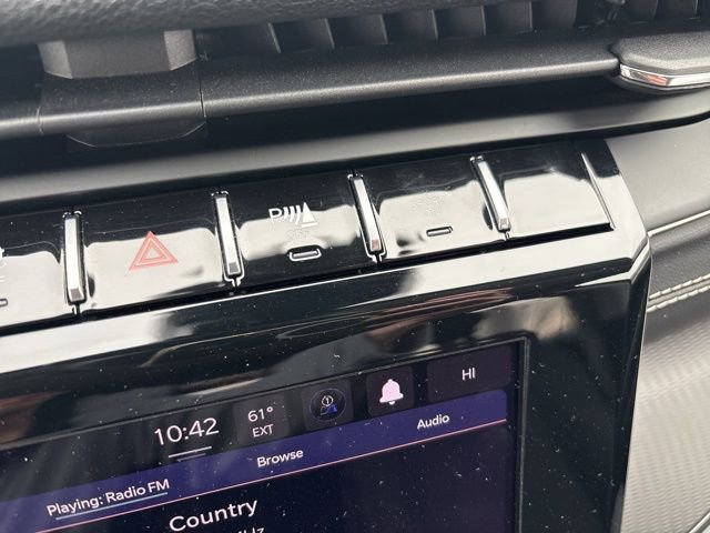 Used 2024 Jeep Grand Cherokee Laredo X image 32