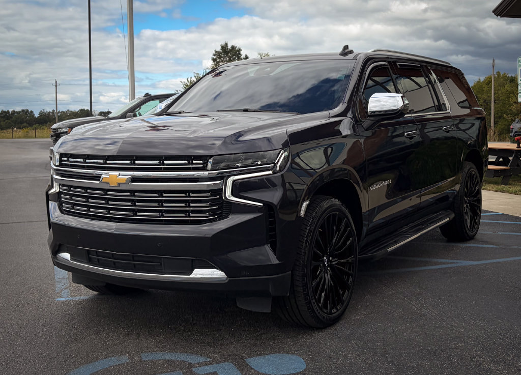Used 2023 Chevrolet Suburban Premier AWD/4WD image 23