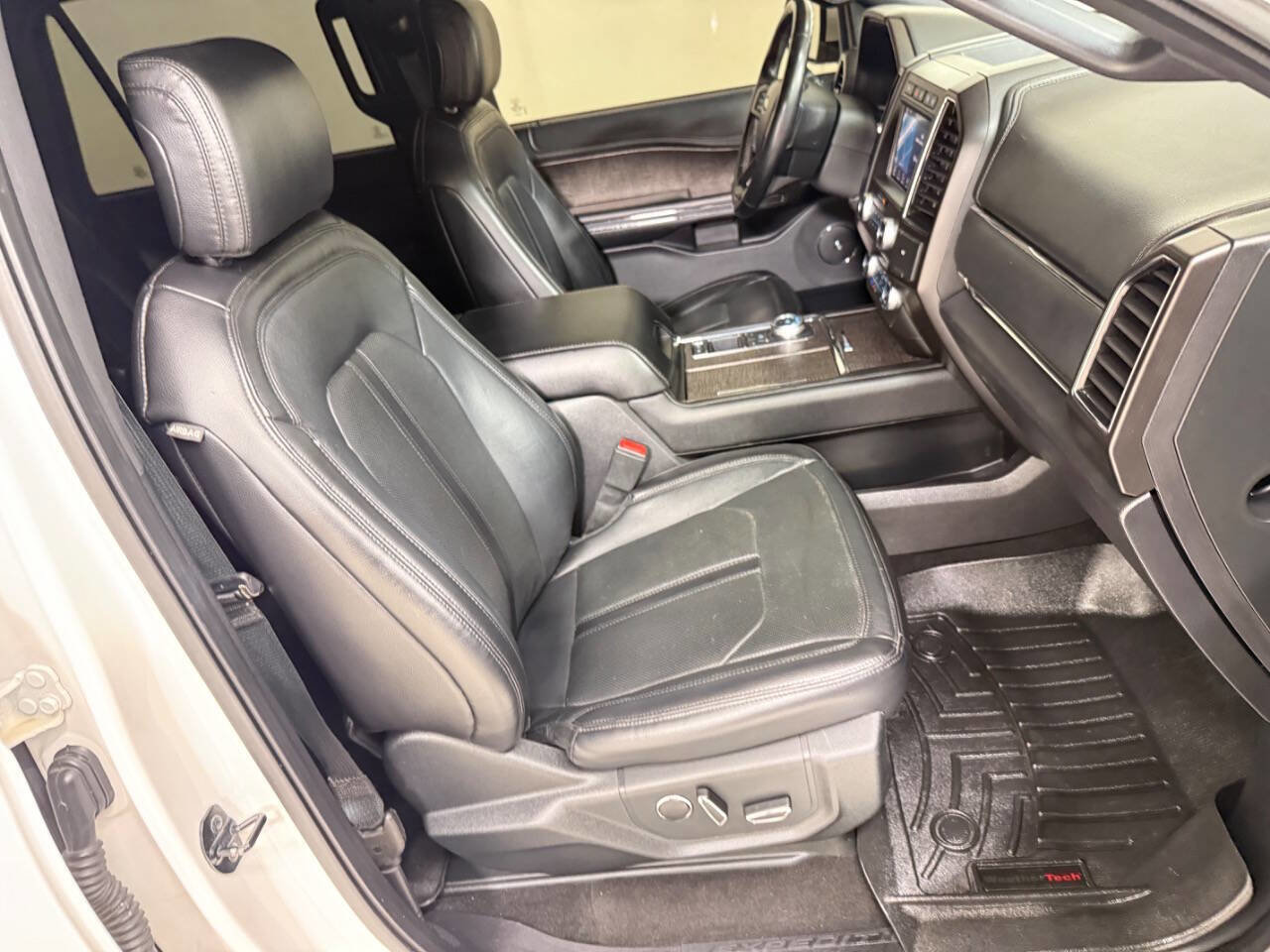 Used 2019 Ford Expedition Limited w/ Equipment Group 302A RWD image 42