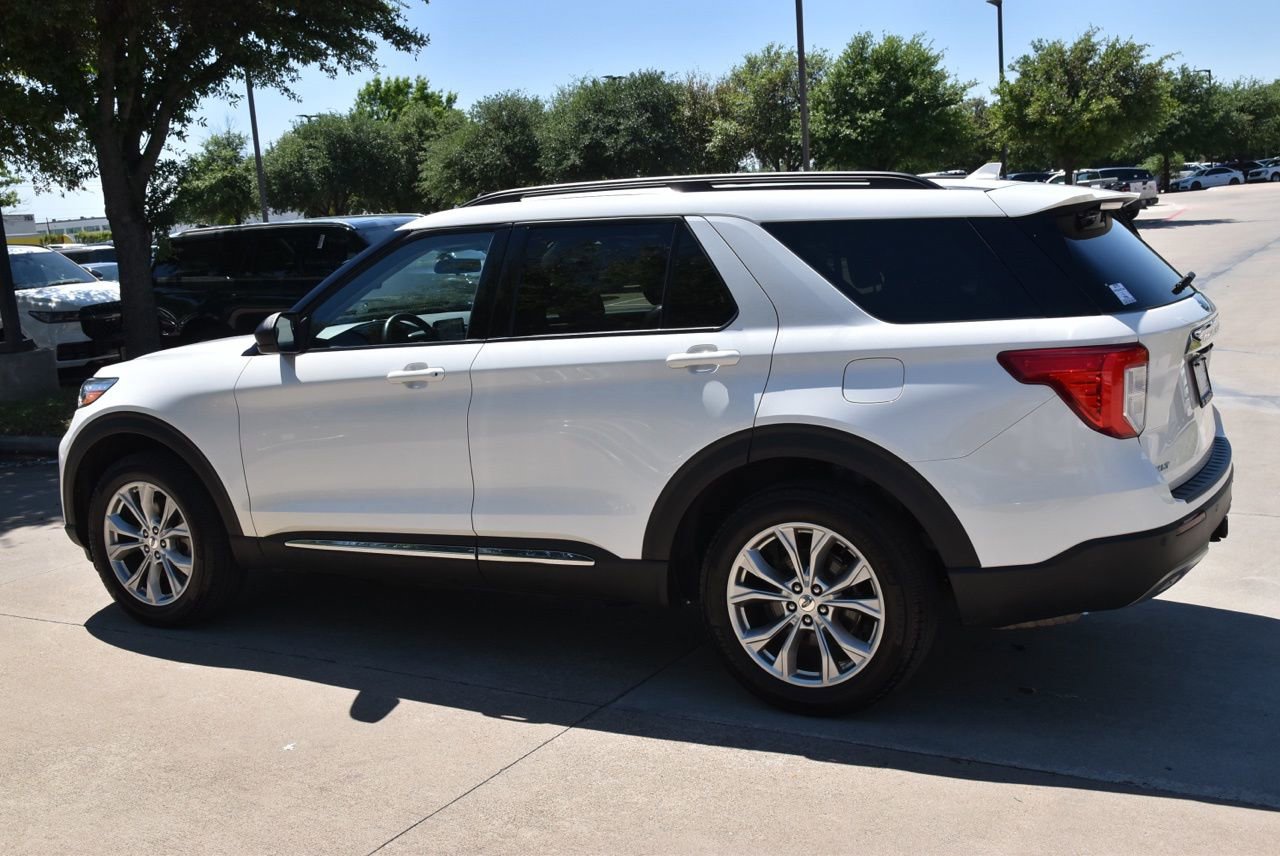 Used 2023 Ford Explorer XLT w/ Equipment Group 202A AWD/4WD image 11