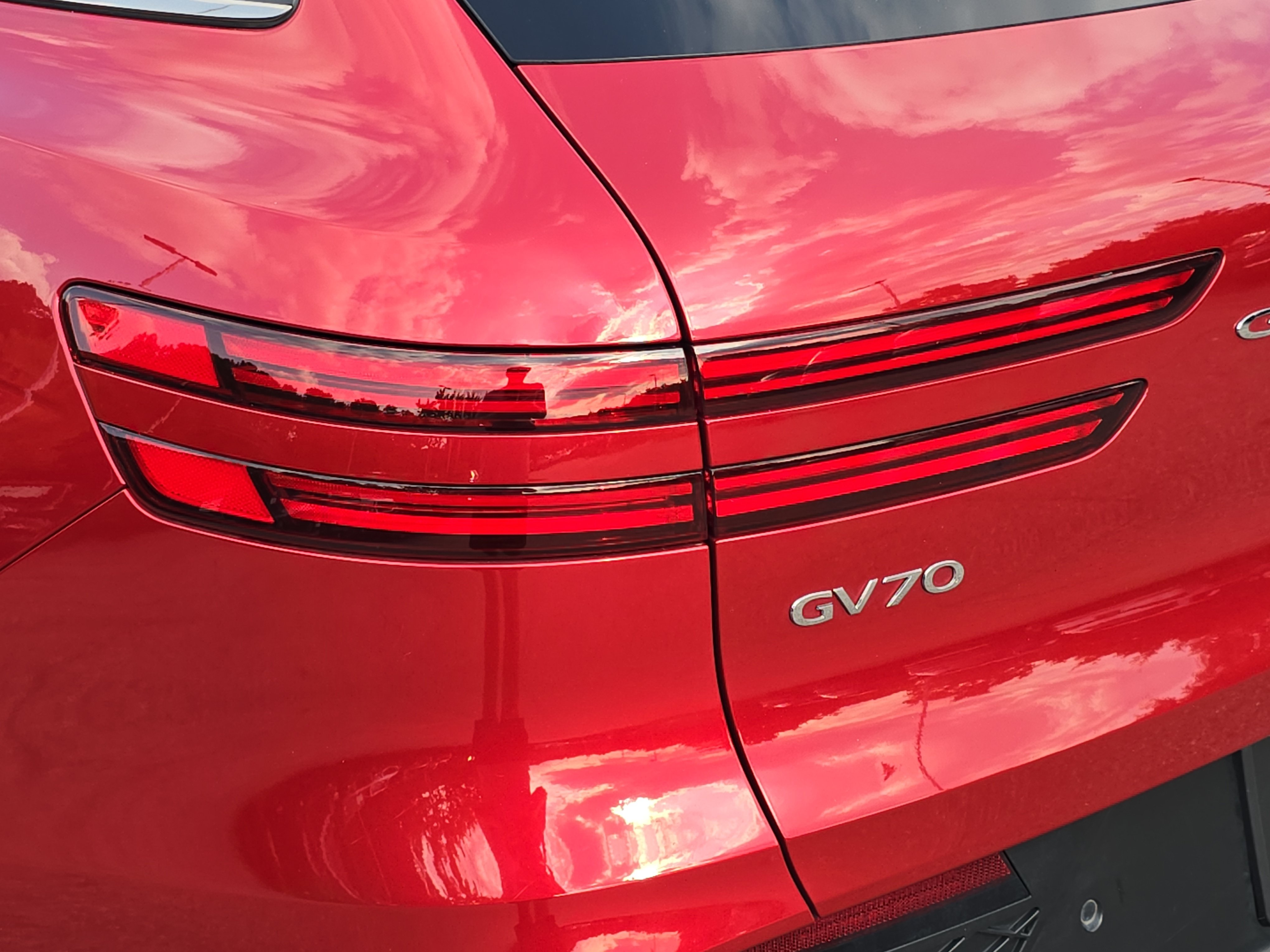 Used 2024 Genesis GV70 2.5T w/ Sport Prestige Package AWD/4WD image 36