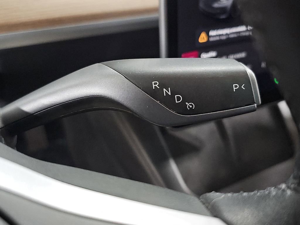 Used 2023 Tesla Model 3 Standard Range image 16