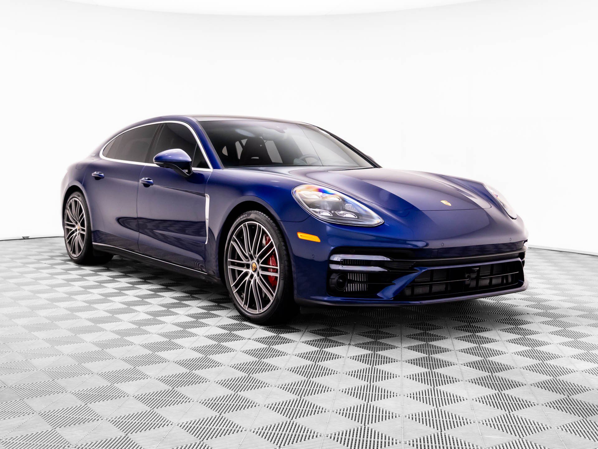 Used 2023 Porsche Panamera Turbo S Executive AWD/4WD image 6