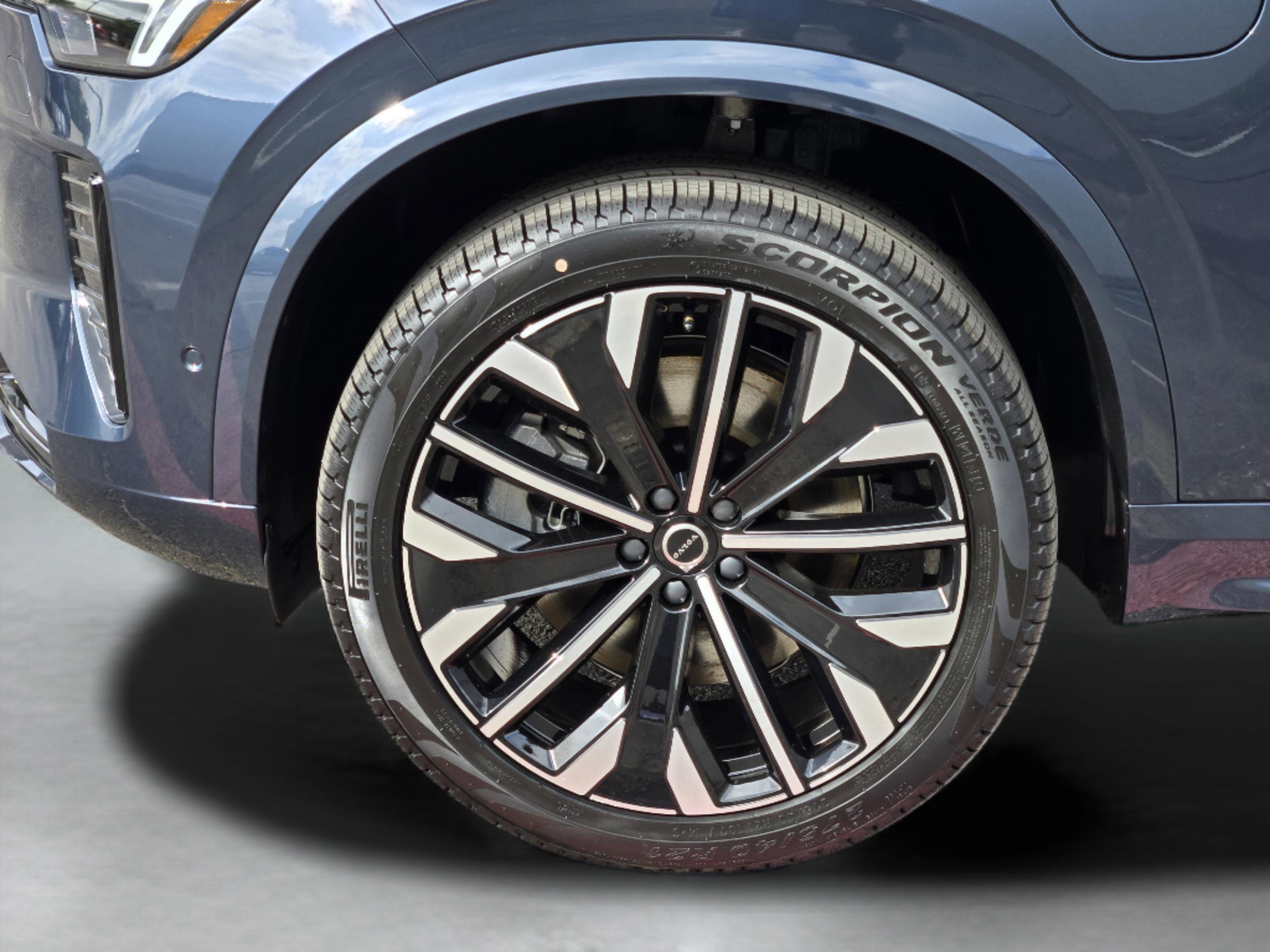 New 2026 Volvo XC90 T8 Ultra w/ Protection Package Premier image 28