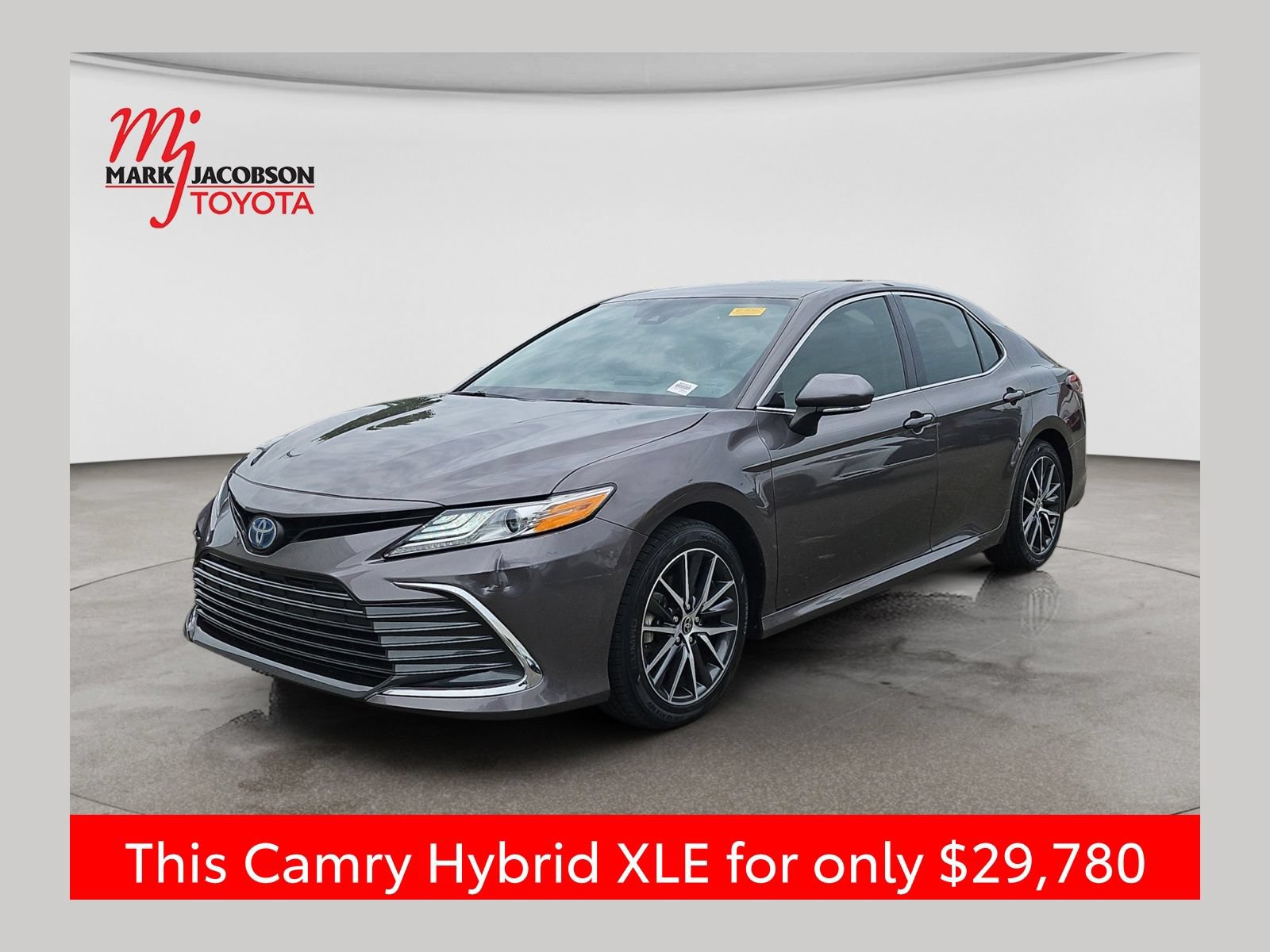 Used 2023 Toyota Camry XLE FWD image 1