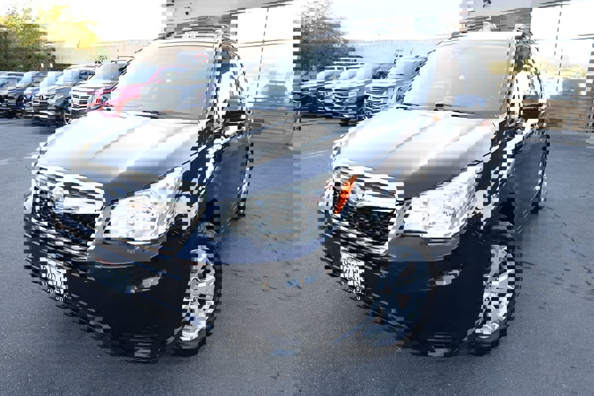 Used 2016 Subaru Forester 2.5i Premium w/ All-Weather Package image 2