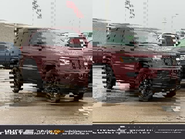 Used 2020 Jeep Grand Cherokee Altitude RWD image 2