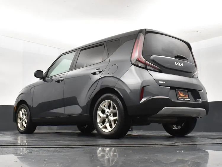Used 2023 Kia Soul LX w/ LX Technology Package image 12