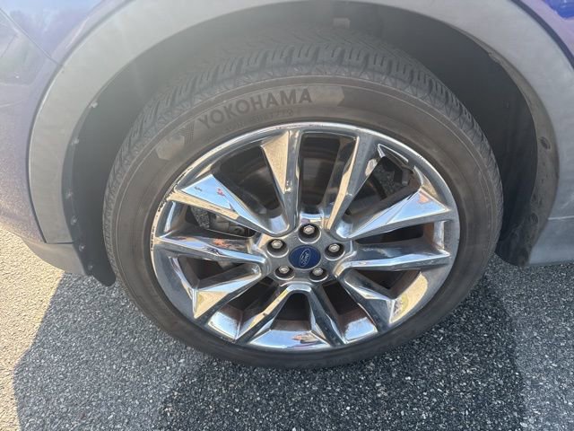 Used 2015 Ford Escape SE w/ SE Chrome Package image 9