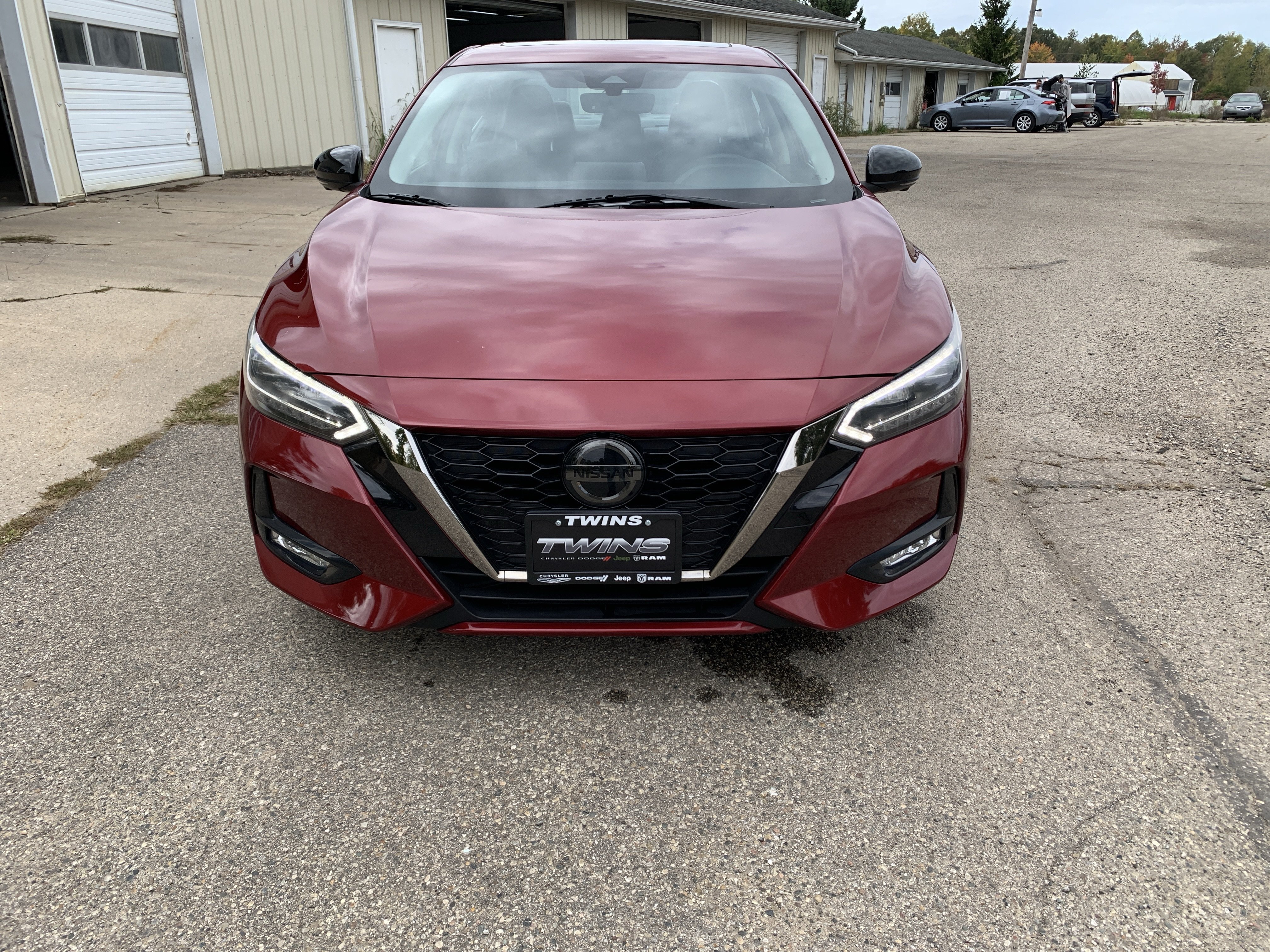 Used 2023 Nissan Sentra SR w/ SR Premium Package FWD image 11