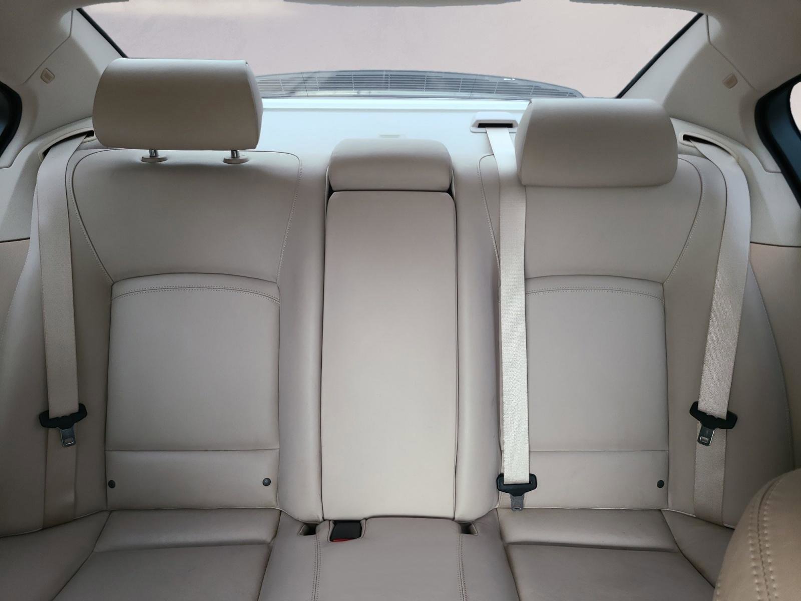 Used 2015 BMW 750i RWD image 18