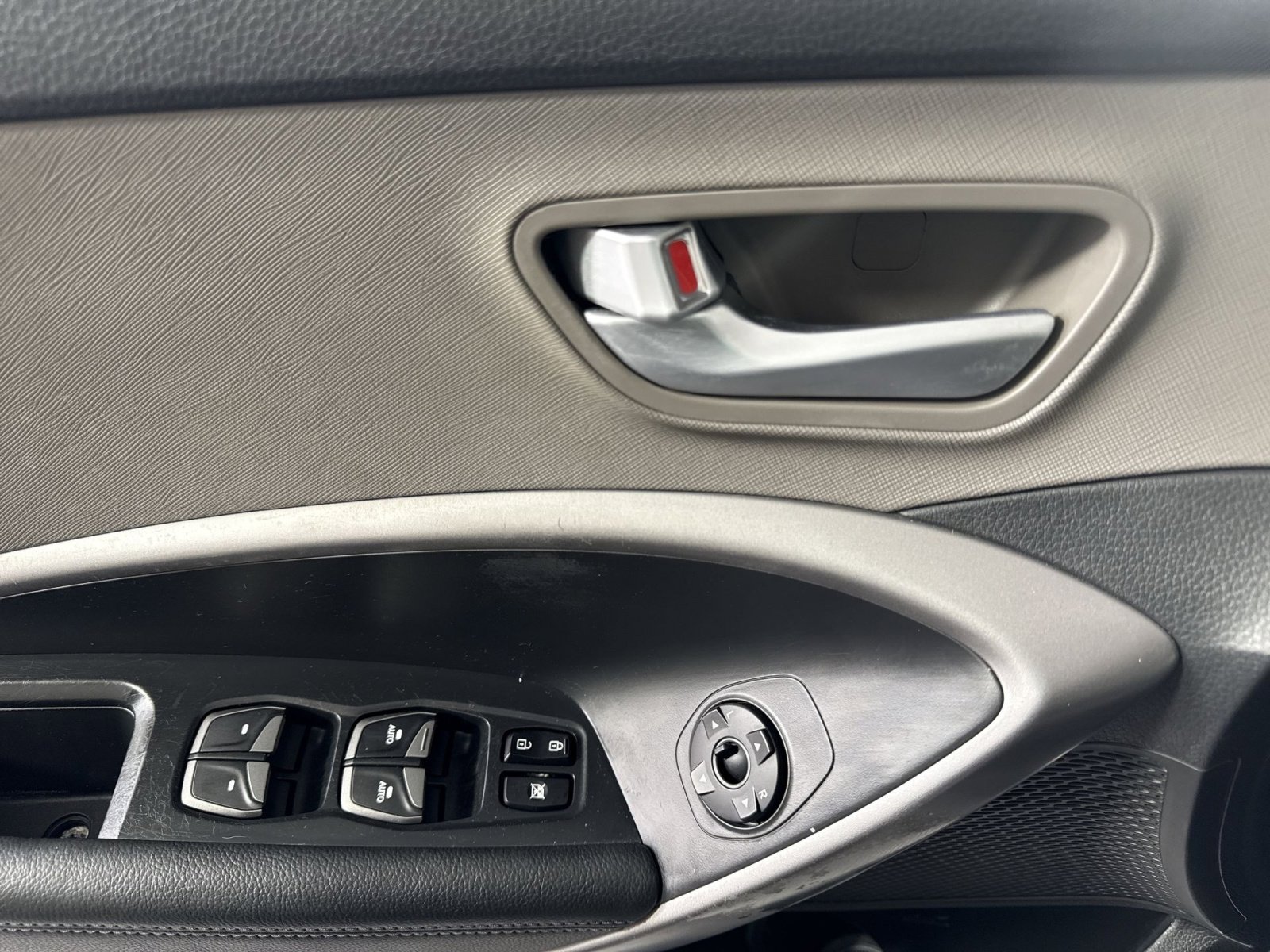 Used 2016 Hyundai Santa Fe Sport image 15