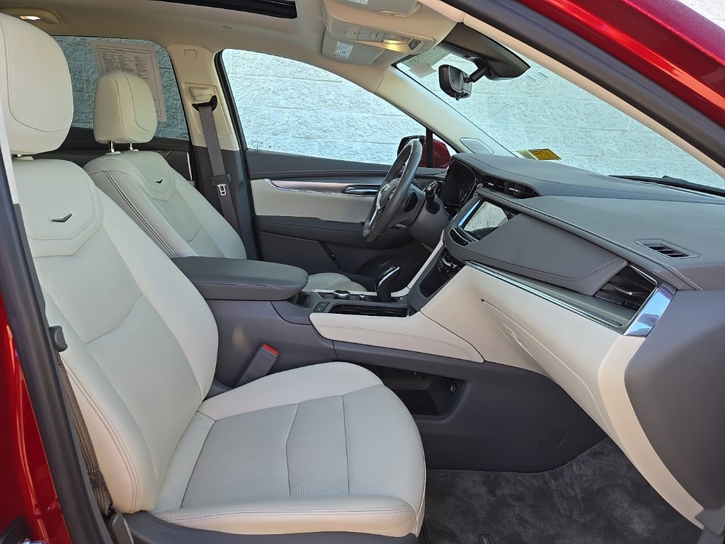 Certified 2023 Cadillac XT5 Premium Luxury w/ Technology Package FWD image 15