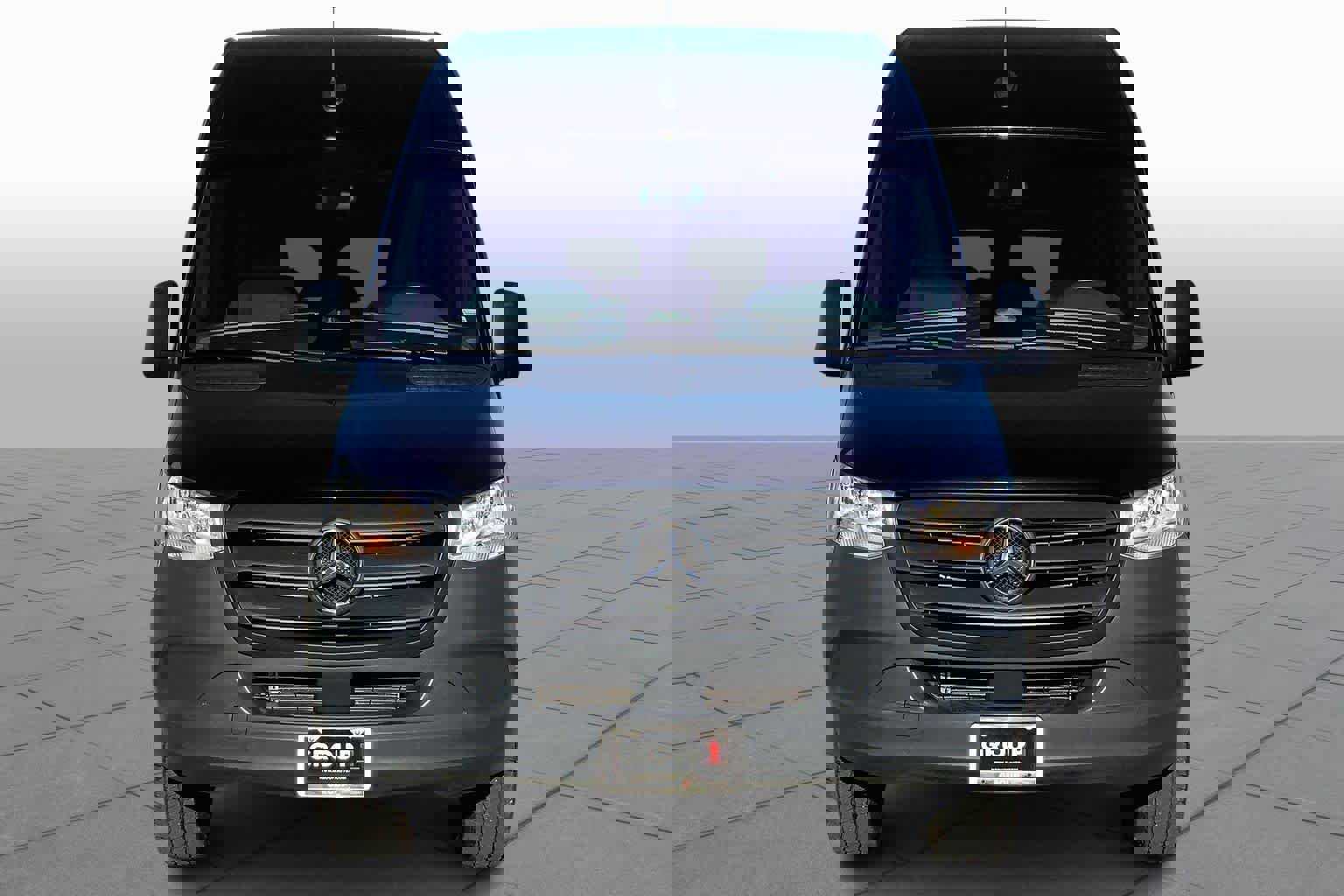 Used 2025 Mercedes-Benz Sprinter 2500 image 4