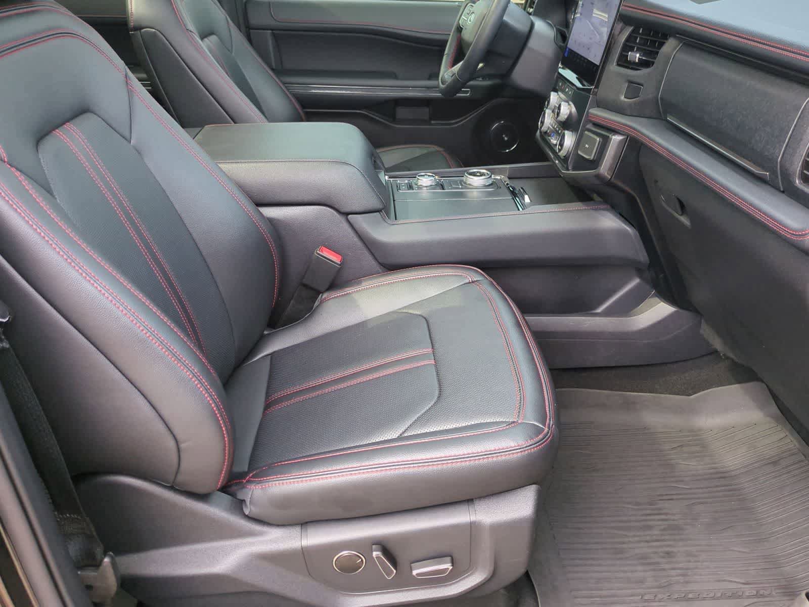 Used 2024 Ford Expedition Limited AWD/4WD image 23