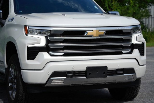 Used 2025 Chevrolet Silverado 1500 High Country w/ Technology Package image 14