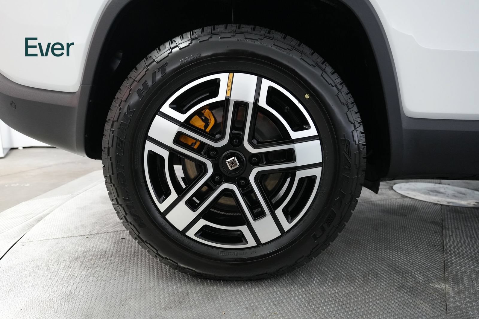 Used 2023 Rivian R1S Adventure AWD/4WD image 22