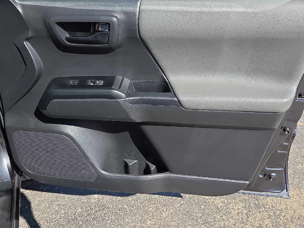 Used 2023 Toyota Tacoma SR AWD/4WD image 14