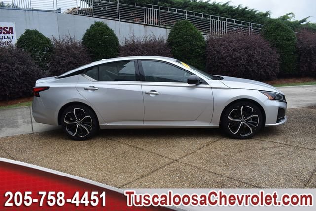 Used 2024 Nissan Altima 2.5 SR FWD image 11