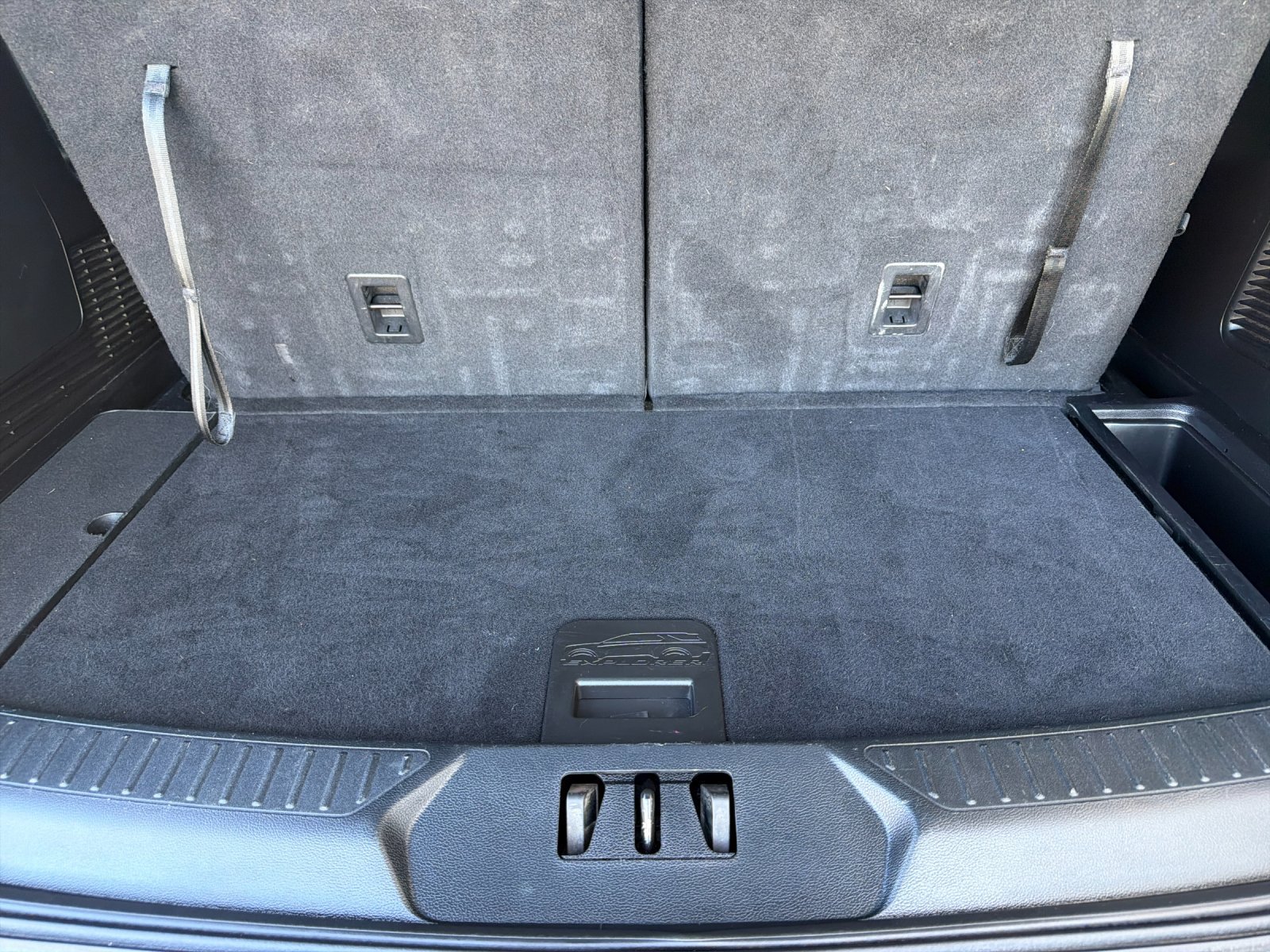 Used 2021 Ford Explorer XLT w/ Equipment Group 202A RWD image 17