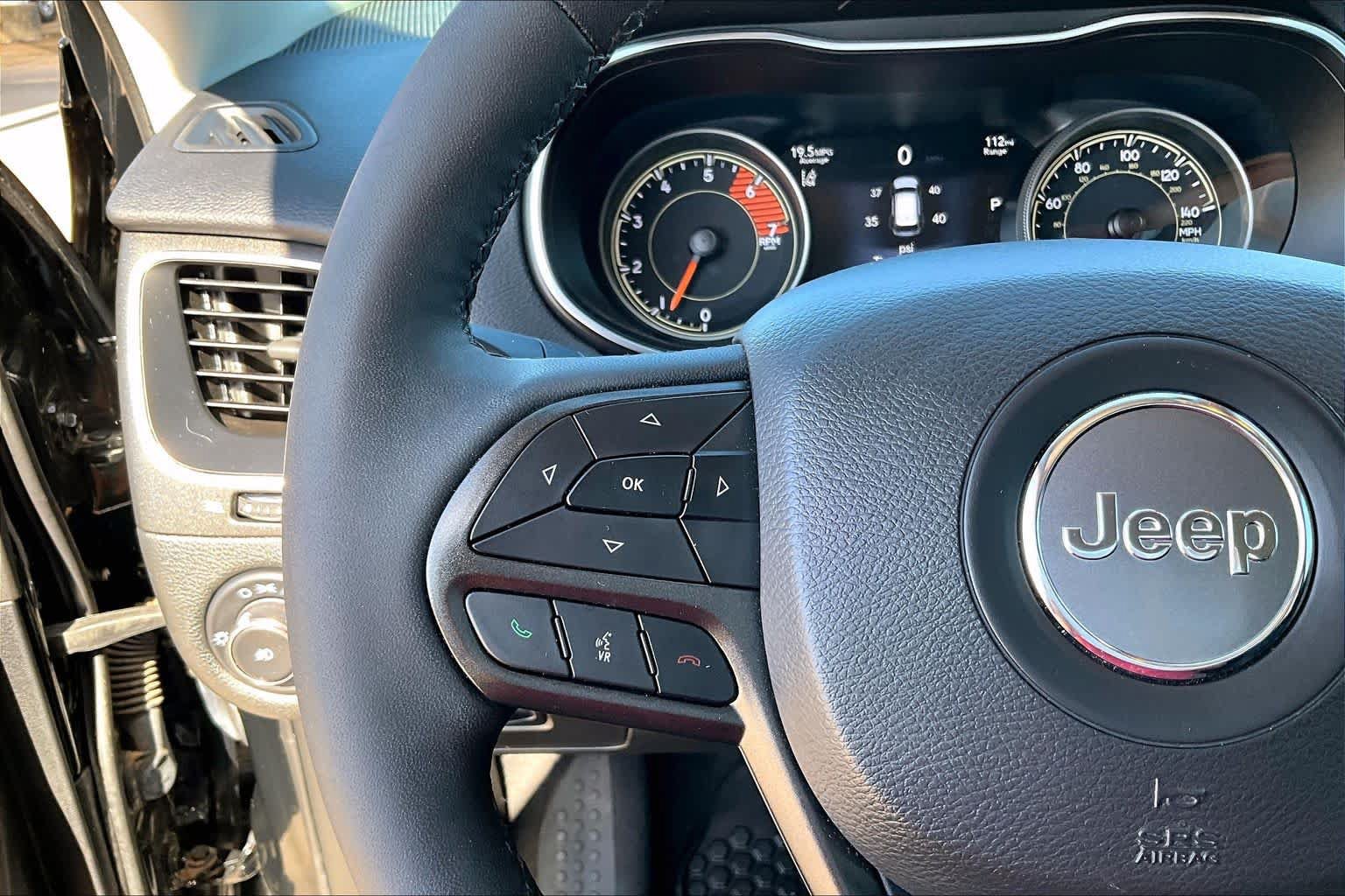 Used 2023 Jeep Cherokee Trailhawk w/ Premium Leather Package AWD/4WD image 21