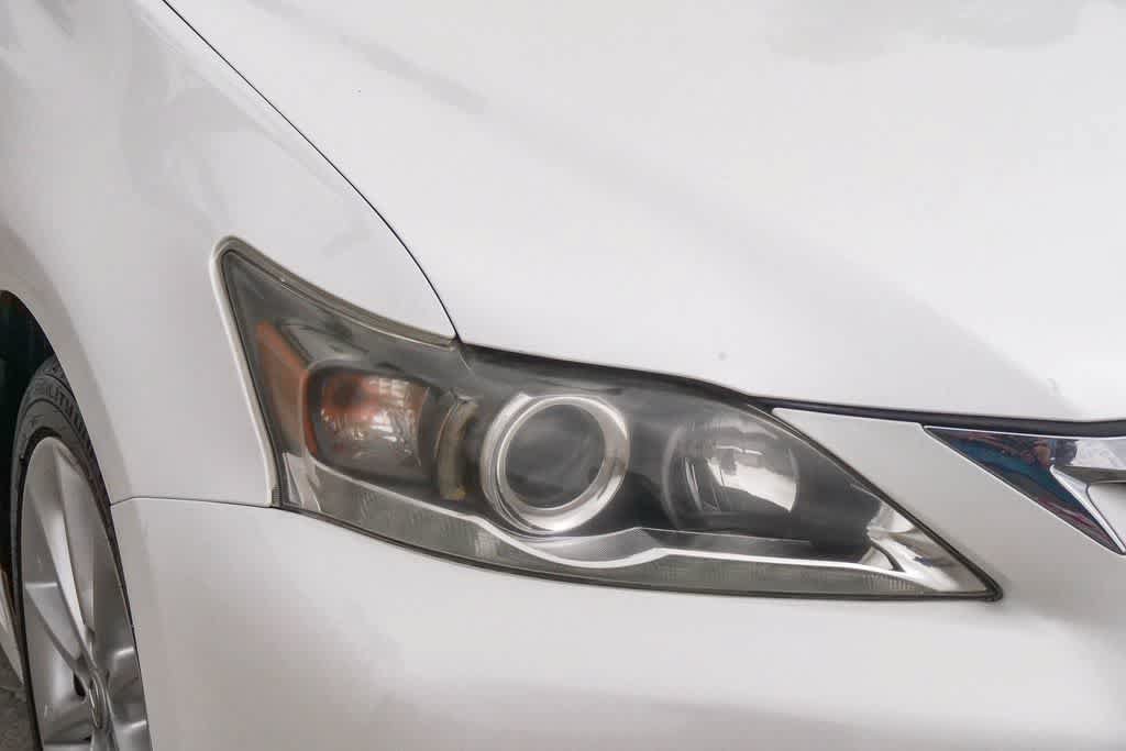 Used 2013 Lexus CT 200h w/ Premium Pkg w/Navigation FWD image 4