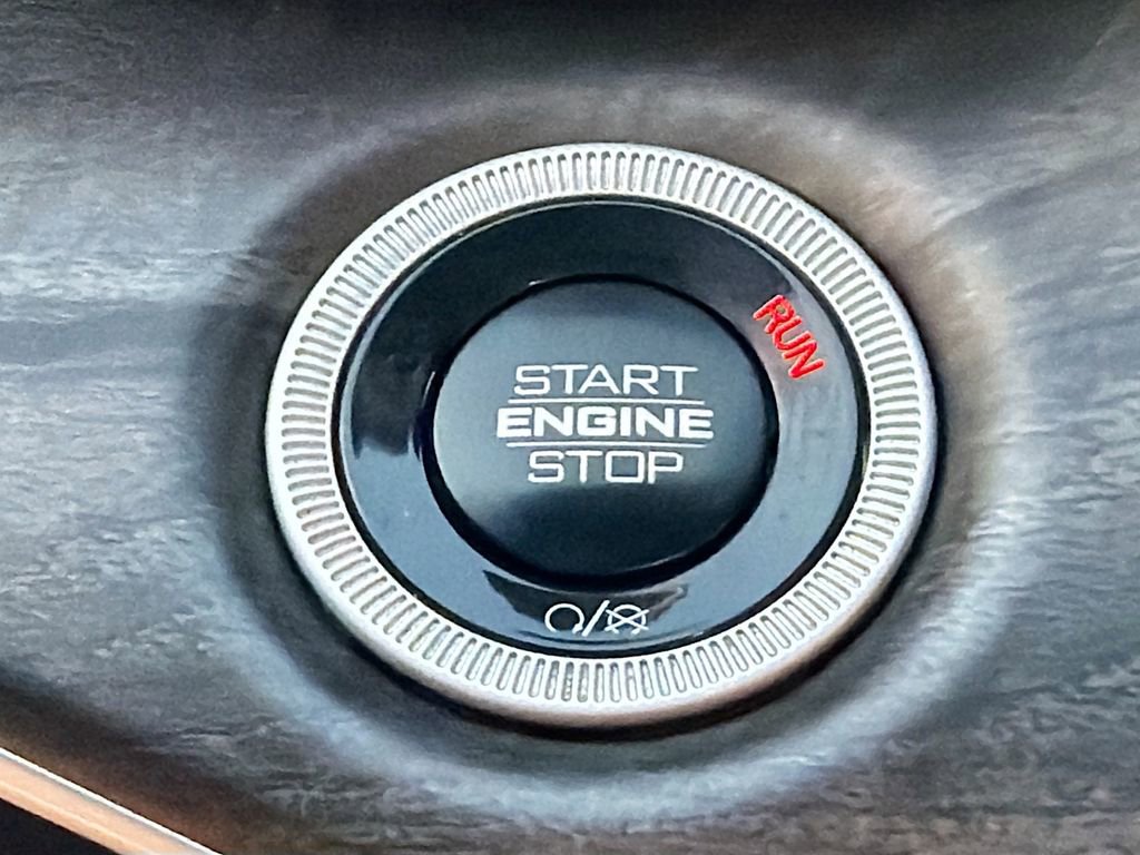 Used 2024 Jeep Grand Cherokee L Limited w/ Luxury Tech Group II AWD/4WD image 37