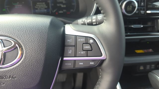 Used 2026 Toyota Highlander Platinum AWD/4WD image 24