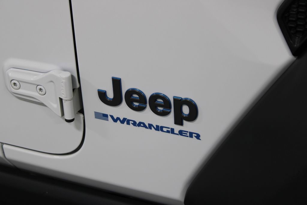 Used 2024 Jeep Wrangler Unlimited Rubicon 4xe AWD/4WD image 13