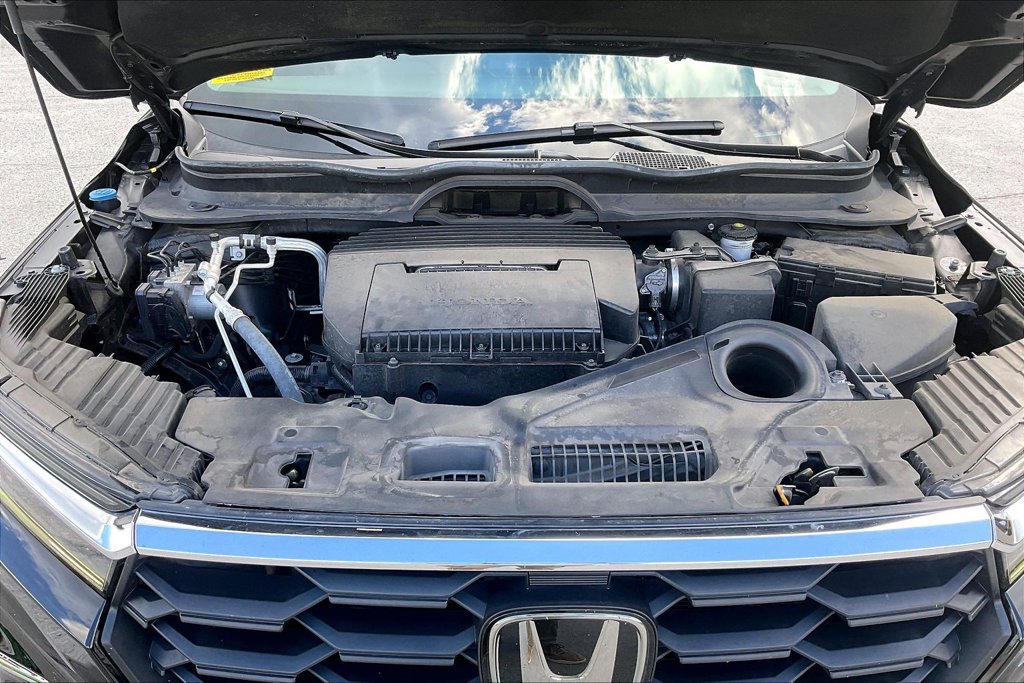Used 2023 Honda Pilot LX image 28