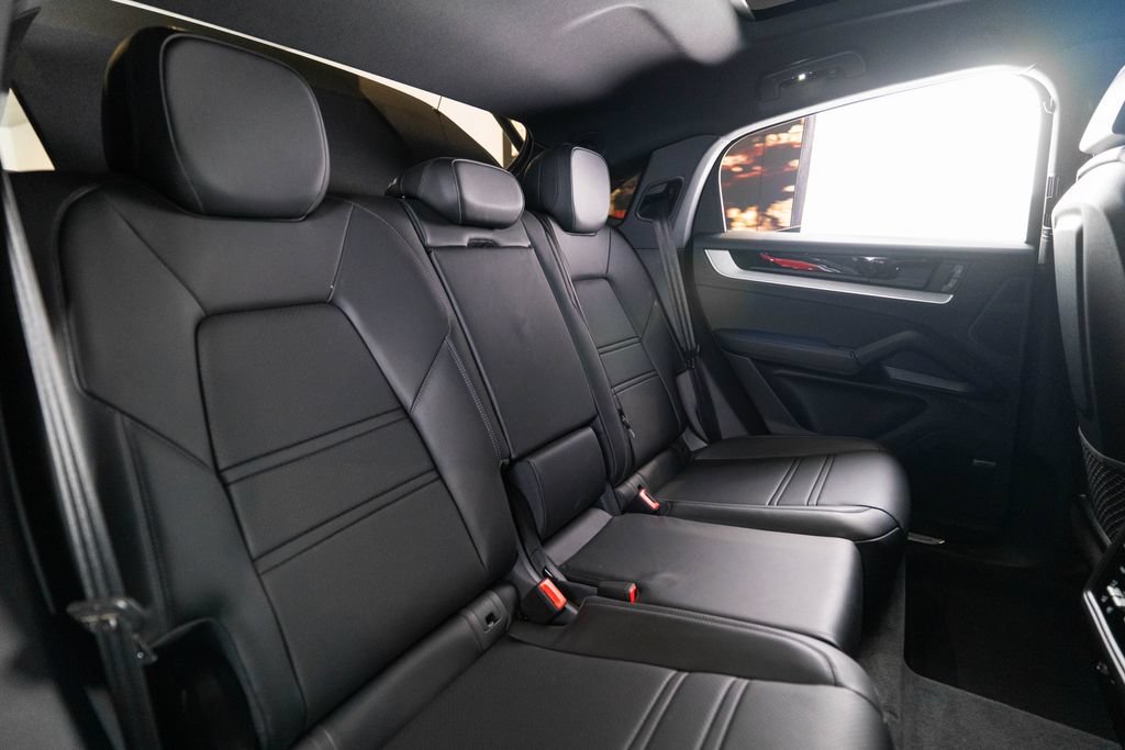 New 2026 Porsche Cayenne Coupe AWD/4WD image 40