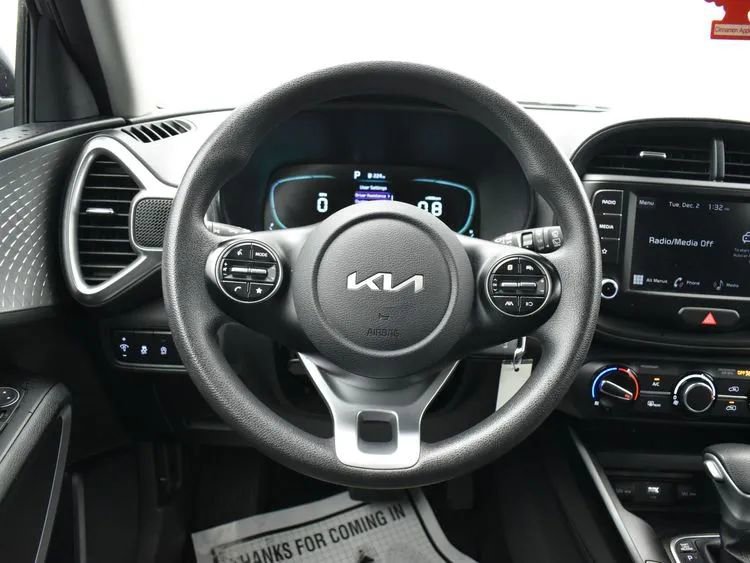 Used 2023 Kia Soul LX w/ LX Technology Package image 20