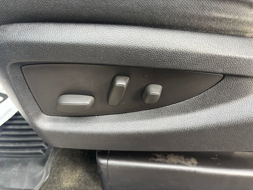 Used 2015 Chevrolet Silverado 2500 LT w/ LT Convenience Package image 19