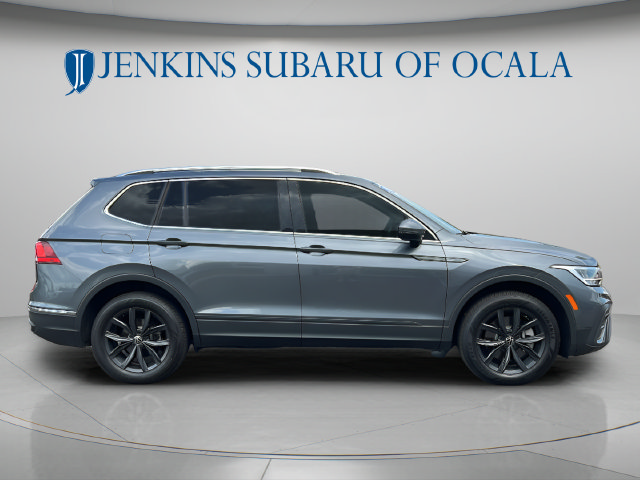 Used 2024 Volkswagen Tiguan SE AWD/4WD image 2