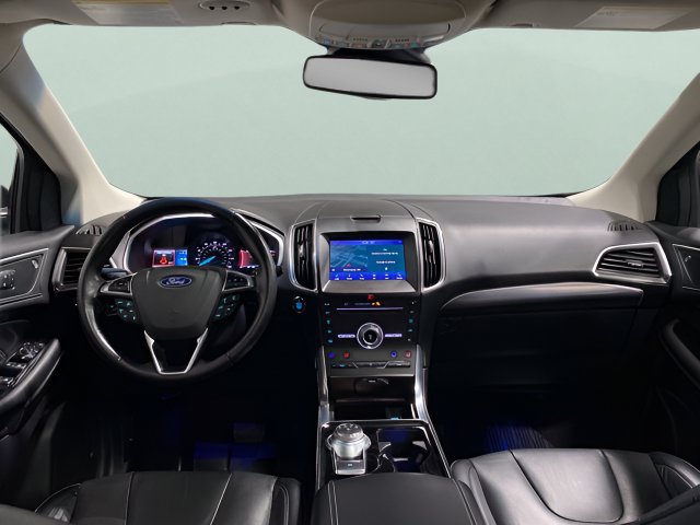 Used 2019 Ford Edge Titanium w/ Equipment Group 301A AWD/4WD image 21