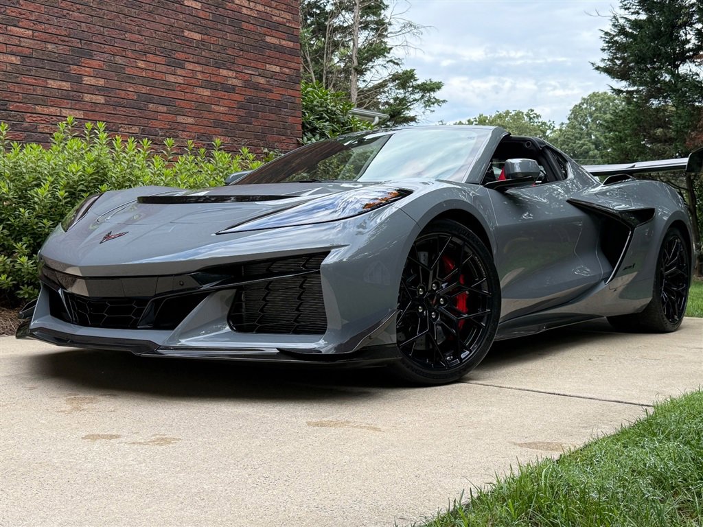Used 2025 Chevrolet Corvette ZR1 w/ ZR1 Carbon Fiber Aero Package image 6