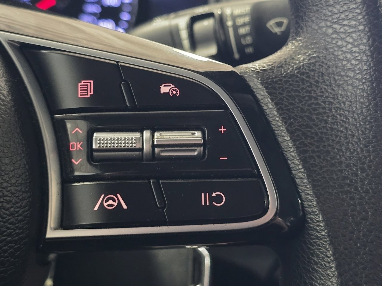 Used 2023 Kia Forte LXS image 29