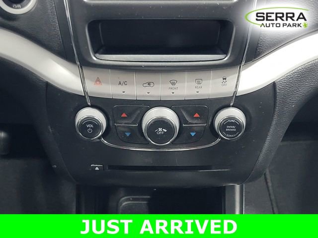 Used 2019 Dodge Journey SE image 21