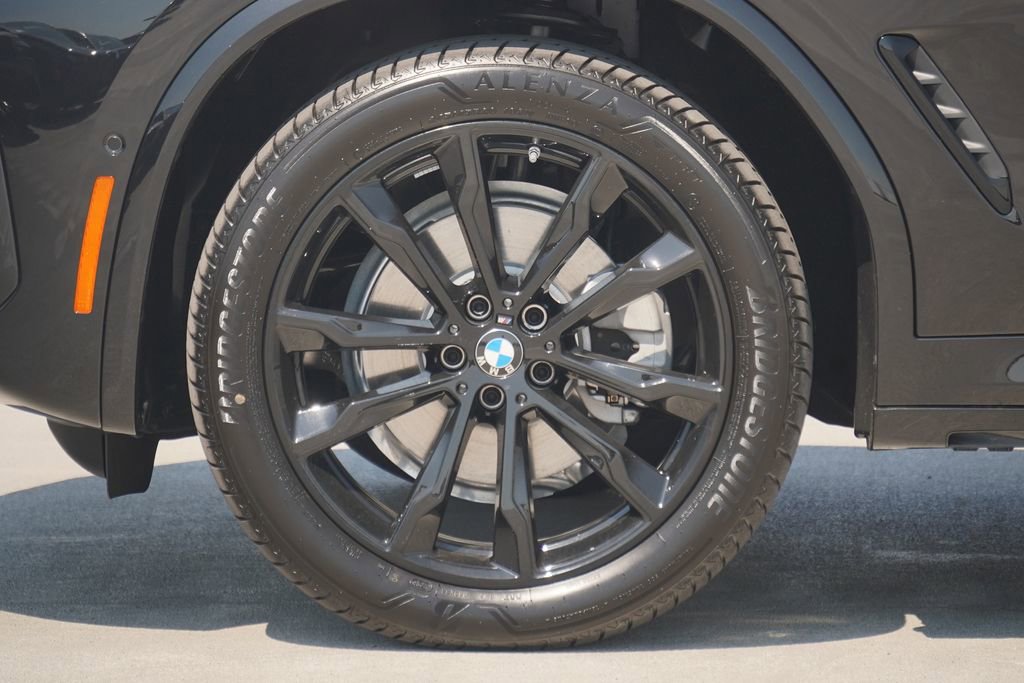 Used 2025 BMW X4 xDrive30i w/ Premium Package image 5