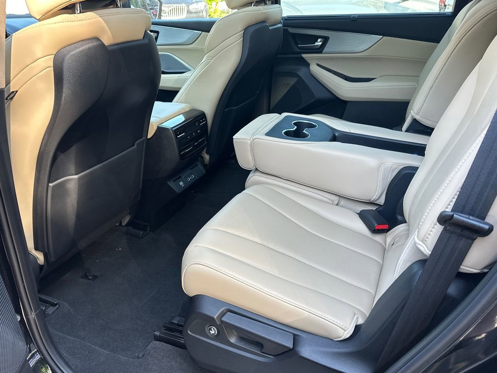 Used 2024 Acura MDX SH-AWD w/ Technology Package image 20