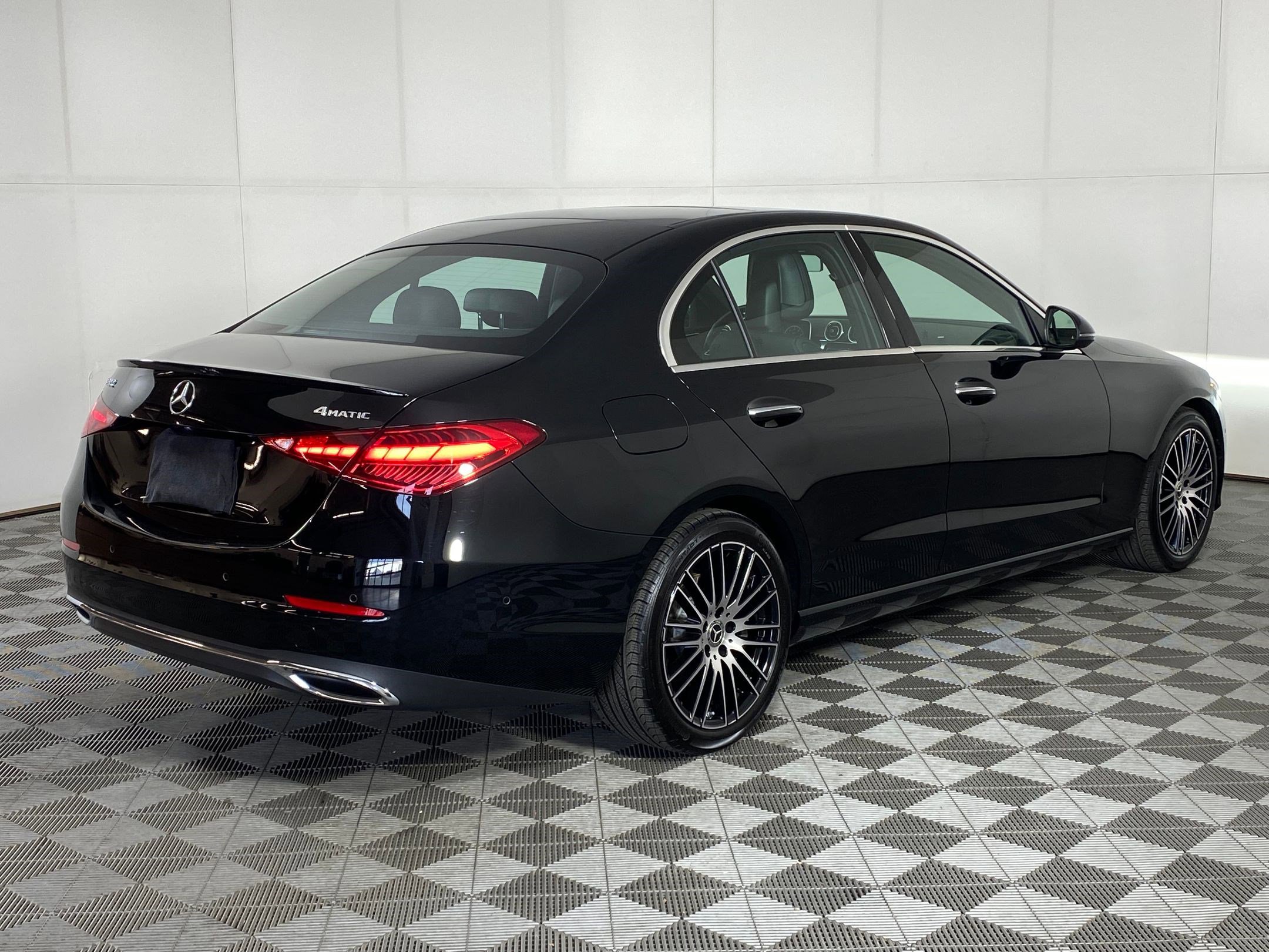 Used 2025 Mercedes-Benz C 300 4MATIC Sedan image 8