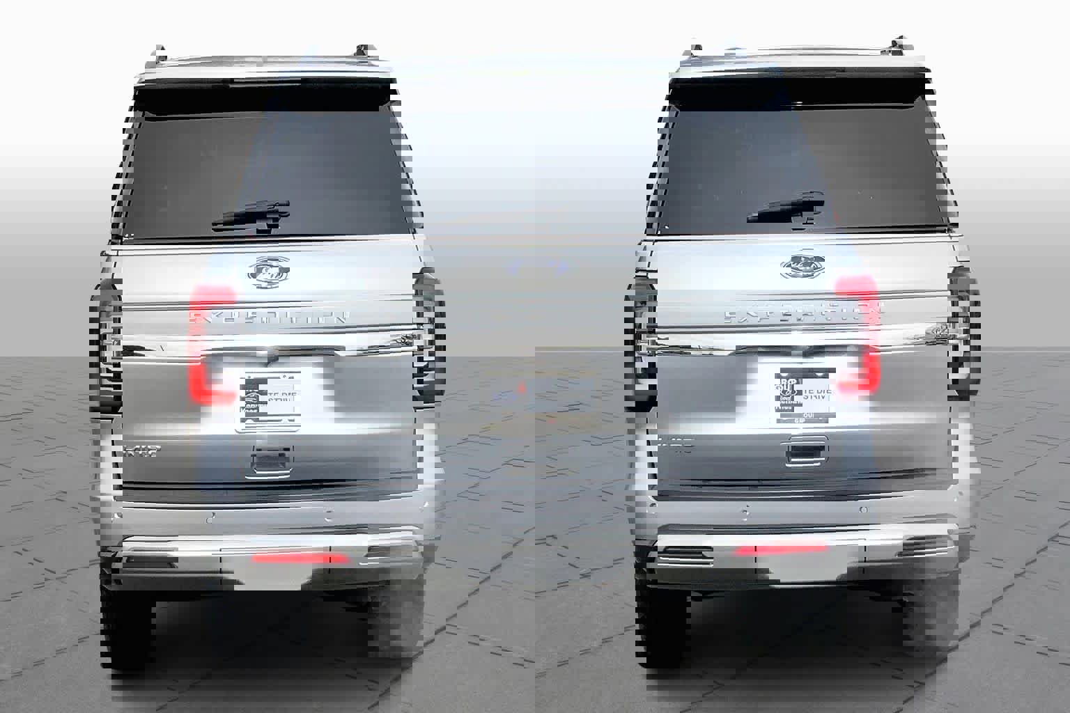 Used 2024 Ford Expedition Limited image 4