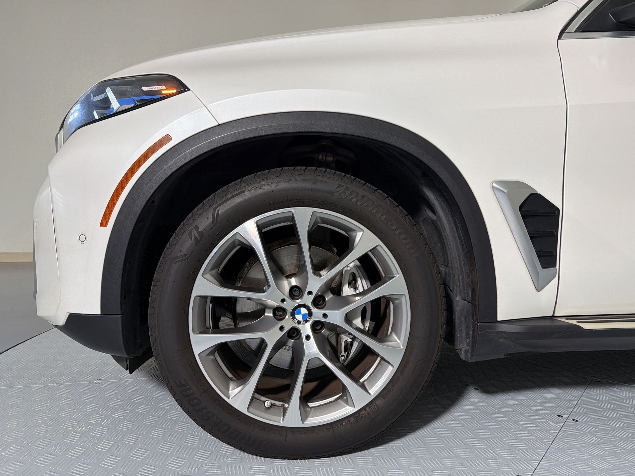 Used 2024 BMW X5 xDrive40i AWD/4WD image 9