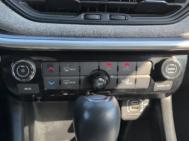 Used 2024 Jeep Compass Latitude AWD/4WD image 14